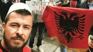 Zaev me bindje thotë se shqiptari do të përgjigjet për publikimin e bisedave private Zaev me bindje thotë se shqiptari do të përgjigjet për publikimin e bisedave private