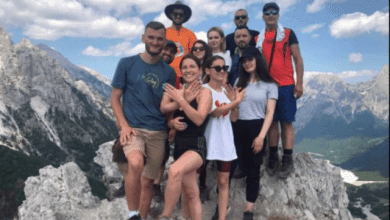 Larg plazhit, turistë nga Kosova e Gjermania shijojnë bukuritë e Valbonës Larg plazhit, turistë nga Kosova e Gjermania shijojnë bukuritë e Valbonës
