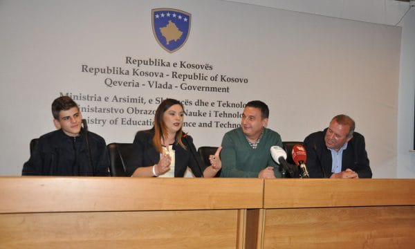 Kosova dhe Shqipëria mbajnë seminarin për mësimdhënësit e diasporës Kosova dhe Shqipëria mbajnë seminarin për mësimdhënësit e diasporës