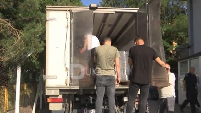 Serbia paralajmëron ndihma për veriun (Video) Serbia paralajmëron ndihma për veriun (Video)