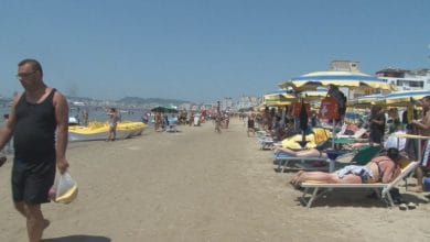 Turistët qëndrojnë 4,3 ditë, shpenzojnë 52 euro për person Turistët qëndrojnë 4,3 ditë, shpenzojnë 52 euro për person