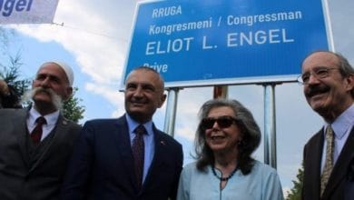 Gjakova dhe Malësia e Gjakovës nderojnë kongresistin Eliot Engel, me emërtimin e një rruge Gjakova dhe Malësia e Gjakovës nderojnë kongresistin Eliot Engel, me emërtimin e një rruge