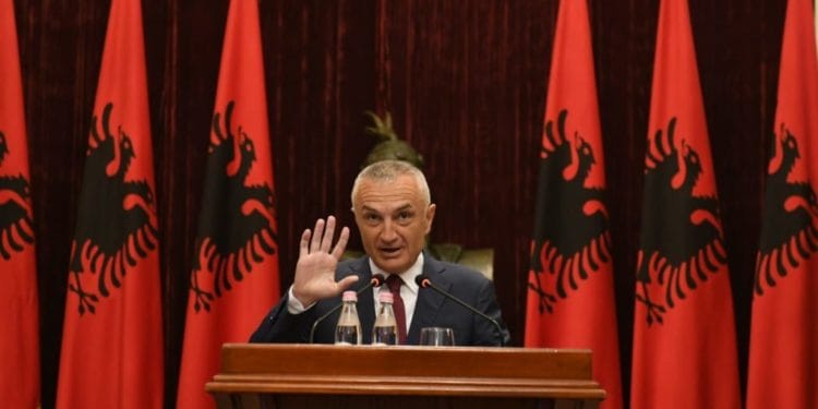 A po e fut Shqipërinë në përplasje me SHBA? Meta: Nuk më nxjerr dot mua nipi i Spiro Kolekës anti-amerikan
