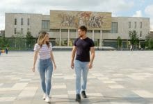 Agjencia e njohur turistike sugjeron Tiranën: Një qytet bashkëkohor