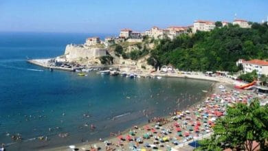 Policia malazeze dënon turistët nga Kosova që nuk e paguan taksën Policia malazeze dënon turistët nga Kosova që nuk e paguan taksën