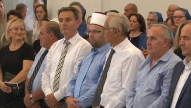 Ndodh vetëm të shqiptarët, hoxha në shugurimin e Kishës Ndodh vetëm të shqiptarët, hoxha në shugurimin e Kishës