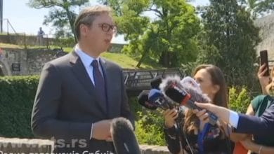 Vuçiç ndryshon mendje pas takimit me Macron: Dialogu me Kosovën rinis në shtator Vuçiç ndryshon mendje pas takimit me Macron: Dialogu me Kosovën rinis në shtator