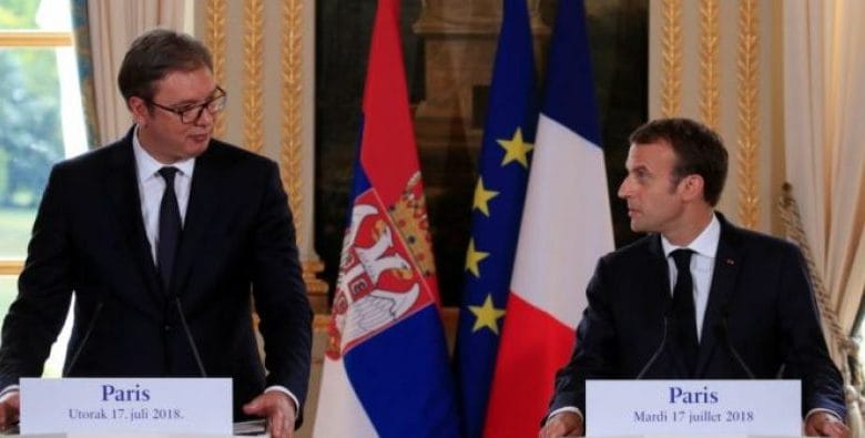 Beogradi shpreson heqjen e taksës pas vizitës së Macron