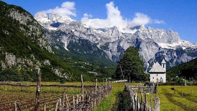 Parajsa në majë të alpeve/Thethi, destinacion i pëlqyer në çdo stinë të vitit Parajsa në majë të alpeve/Thethi, destinacion i pëlqyer në çdo stinë të vitit