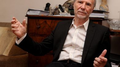 SERBIA/ Ja fjalimi fashist i intelektualit serb, Gojko Gjogo. – Një popull pakëz i njohur, pjesëtarët e të cilit kishin bisht maceje ose qeni, dhie ose kali, dhe s’e dallonin sheqerin prej borës,… SERBIA/ Ja fjalimi fashist i intelektualit serb, Gojko Gjogo. – Një popull pakëz i njohur, pjesëtarët e të cilit kishin bisht maceje ose qeni, dhie ose kali, dhe s’e dallonin sheqerin prej borës,…