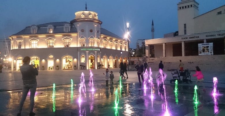 Prishtina e Tirana, 2 kontraste nga i njëjti komb