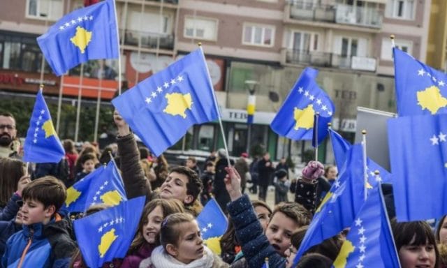 Studimi i “Gallup”-it: Shqiptaret prijnë për patriotizëm, në Ballkanin Perëndimor Studimi i “Gallup”-it: Shqiptaret prijnë për patriotizëm, në Ballkanin Perëndimor