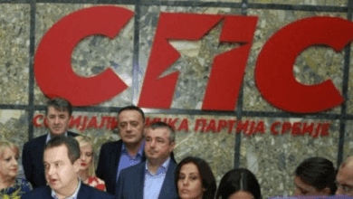 Dacic dhe partia e tij SPS, ende e mbrojnë trashëgiminë e krye kri minelit Miloshevic Dacic dhe partia e tij SPS, ende e mbrojnë trashëgiminë e krye kri minelit Miloshevic