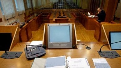 Qeveria e Kosovës paralajmëron qytetarët që gjykatat serbe nuk kanë hequr dorë Qeveria e Kosovës paralajmëron qytetarët që gjykatat serbe nuk kanë hequr dorë
