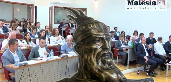 Kuvendi i Tuzit miratoi vendimin për ngritjen e bustit të Skenderbeut në Triesh