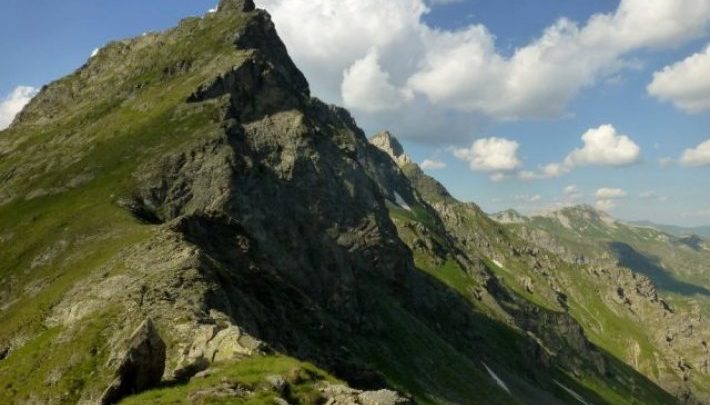 Korabi, ‘zemra’ e maleve shqiptare që tërheq alpinistët Korabi, ‘zemra’ e maleve shqiptare që tërheq alpinistët