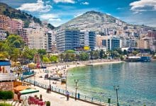 Rekord turistësh në gusht: Largohen polakët, kthehen shqiptarët e Kosovës