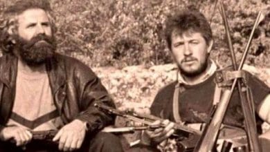 Adem Jashari nuk ka folur me Thaçin në 6 vjetët e fundit të jetës së tij Adem Jashari nuk ka folur me Thaçin në 6 vjetët e fundit të jetës së tij