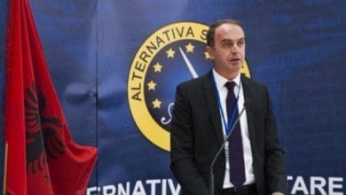 Kryetari shqiptar i Tuzit me lajm të mirë: Çdo lindje e re në komunën tonë shpërblehet me 200 euro! Kryetari shqiptar i Tuzit me lajm të mirë: Çdo lindje e re në komunën tonë shpërblehet me 200 euro!