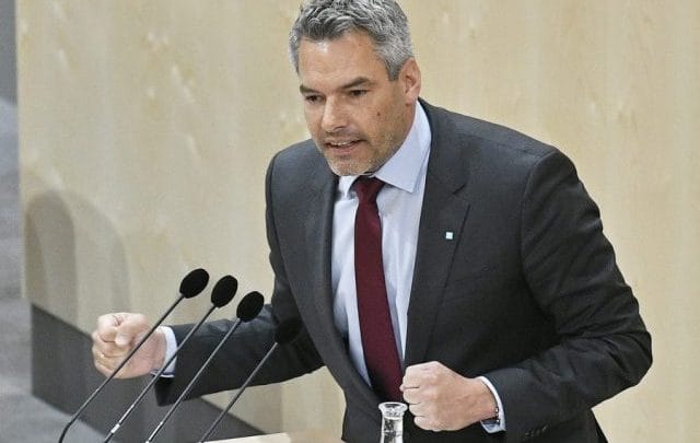 Partitë austriake paralajmërojnë Kosovën: Me taksë nuk ka vend në BE Partitë austriake paralajmërojnë Kosovën: Me taksë nuk ka vend në BE