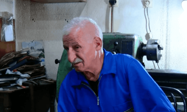 Shqiptari kërkon makineritë e vjedhura nga serbët Shqiptari kërkon makineritë e vjedhura nga serbët