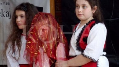 Diaspora e zhgënjyer, por ende solidare me të varfërit