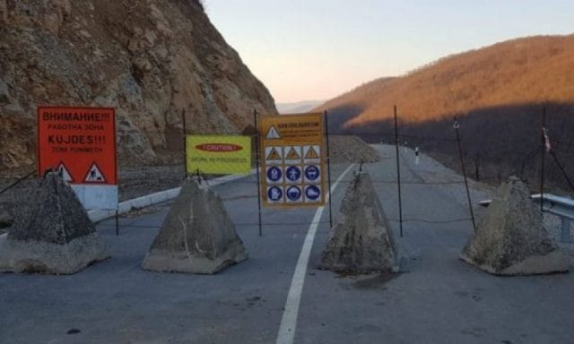 Shtyhet sërish hapja e pikës së përbashkët kufitare mes Kosovës dhe Maqedonisë së Veriut Shtyhet sërish hapja e pikës së përbashkët kufitare mes Kosovës dhe Maqedonisë së Veriut
