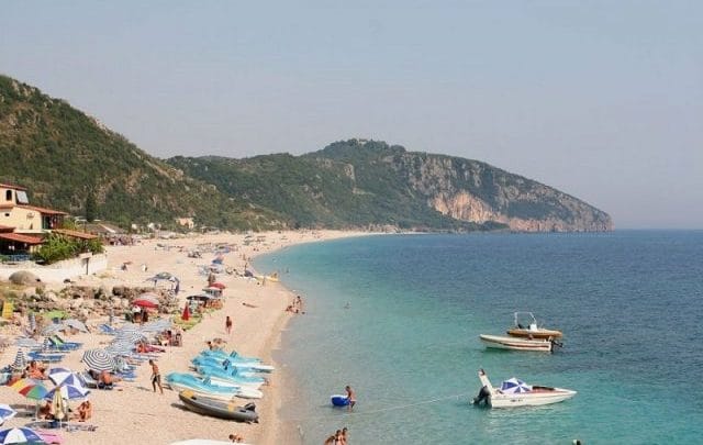 Në Shqipëri numri i vizitorëve nga Kosova është rritur 14 për qind Në Shqipëri numri i vizitorëve nga Kosova është rritur 14 për qind
