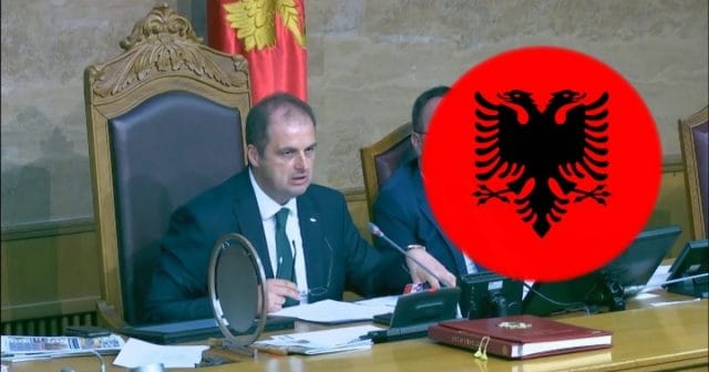 VIDEO/ Seanca në Parlamentin e Malit të Zi hapet në gjuhën shqipe, ‘shqetësohen’ serbët