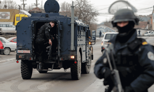“Blindohet” veriu i Kosovës, bastiset shtëpia e politikanit serb “Blindohet” veriu i Kosovës, bastiset shtëpia e politikanit serb
