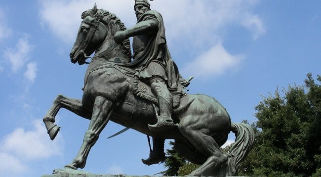 Tuzi bëhet me përmendore të Skënderbeut Tuzi bëhet me përmendore të Skënderbeut