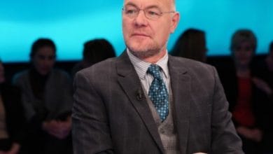 ‘Mihali i Qeparoit dhe Mihalët e tjerë do vazhdojnë të rrahin këdo që nuk i paguan peshkun…’ ‘Mihali i Qeparoit dhe Mihalët e tjerë do vazhdojnë të rrahin këdo që nuk i paguan peshkun…’
