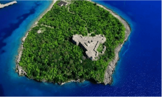 Në kalanë e Ali Pashës/ Një nga destinacionet e turistëve vendas dhe të huaj Në kalanë e Ali Pashës/ Një nga destinacionet e turistëve vendas dhe të huaj