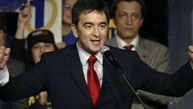 Shokon politikani malazez: Kërkon ngritjen e një muri në kufi me Shqipërinë dhe Kosovën Shokon politikani malazez: Kërkon ngritjen e një muri në kufi me Shqipërinë dhe Kosovën
