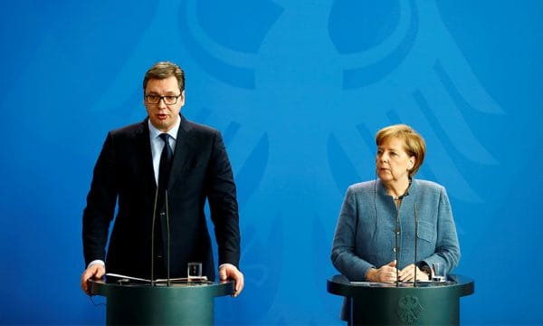 “Serbia do të ndëshkohet keq”/ Merkel ultimatum Vuçiç për çështjen e Kosovës