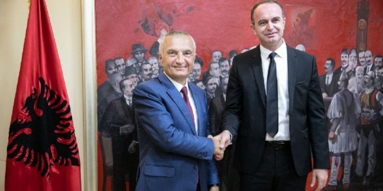 Meta takon kryetarin e Tuzit: Shqiptarët e Malit të Zi mbeten faktor kyç Meta takon kryetarin e Tuzit: Shqiptarët e Malit të Zi mbeten faktor kyç