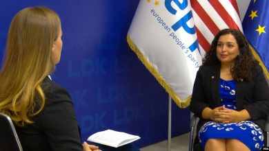 Vjosa Osmani: Luftën me Serbinë e kemi fituar me mençuri dhe me miq Vjosa Osmani: Luftën me Serbinë e kemi fituar me mençuri dhe me miq