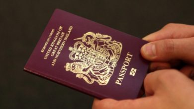 Përse Britania po tërheq pasaportat e “refugjatëve kosovarë” Përse Britania po tërheq pasaportat e “refugjatëve kosovarë”