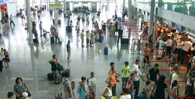 Gjallërohet turizmi në prill, rriten hyrjet e shtetasve të huaj; 4 mujori 31% më pak se nivelet e parakrizës Gjallërohet turizmi në prill, rriten hyrjet e shtetasve të huaj; 4 mujori 31% më pak se nivelet e parakrizës