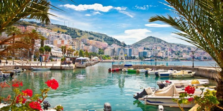 Gjithnjë e më shumë serbë po i kalojnë pushimet verore në Shqipëri