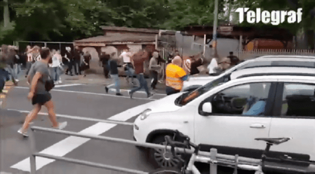 Tifozët serbë me thirrje kundër Kosovës në Bernë (VIDEO) Tifozët serbë me thirrje kundër Kosovës në Bernë (VIDEO)