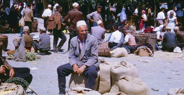 Si jetonin shqiptarët në Strugë e në Ohër në vitin 1954? Si jetonin shqiptarët në Strugë e në Ohër në vitin 1954?