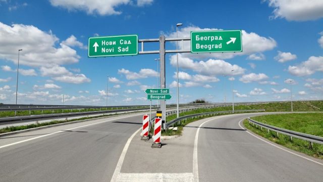 Ministria e Punëve të Jashtme ju bën thirrje Shqiptarëve të mos udhëtojnë për në Serbi Ministria e Punëve të Jashtme ju bën thirrje Shqiptarëve të mos udhëtojnë për në Serbi