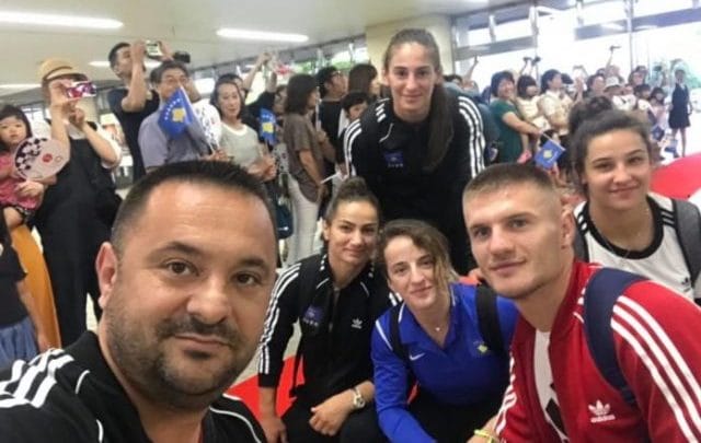 Madhështore: Xhudistët Shqiptarë priten si heronj në Japoni (VIDEO) Madhështore: Xhudistët Shqiptarë priten si heronj në Japoni (VIDEO)