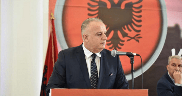 Zenka: Kemi të drejtë ta përdorim flamurin kombëtar në Mal të Zi Zenka: Kemi të drejtë ta përdorim flamurin kombëtar në Mal të Zi