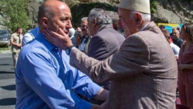 Haradinaj takon shqiptarët e Malit të Zi: Nga Shkodra e deri në Pazarin e Ri jemi vëllezër Haradinaj takon shqiptarët e Malit të Zi: Nga Shkodra e deri në Pazarin e Ri jemi vëllezër