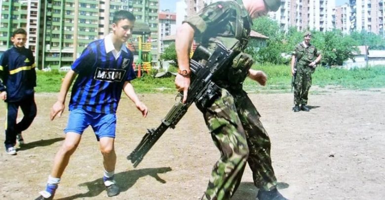 Valon Berisha: Anglia na ndihmoi të lirohemi nga okupatori, por sot ju tregojmë se kush jemi ne Valon Berisha: Anglia na ndihmoi të lirohemi nga okupatori, por sot ju tregojmë se kush jemi ne