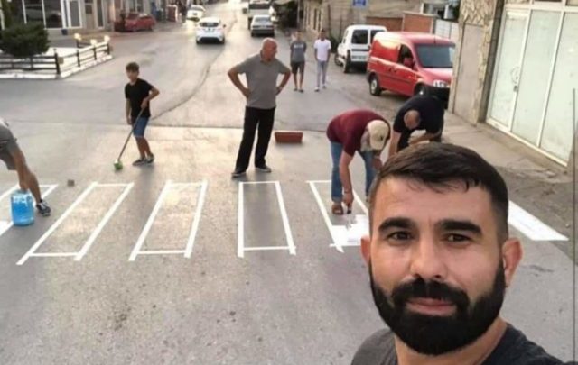 U lodhën duke pritur shtetin, banorët e Malishevës mobilizohen vetë dhe vijëzojnë gjithë rrugët e qytetit U lodhën duke pritur shtetin, banorët e Malishevës mobilizohen vetë dhe vijëzojnë gjithë rrugët e qytetit