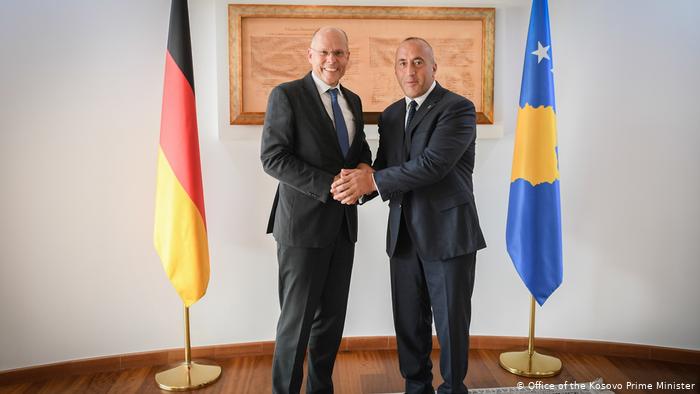 Korrigjimi i kufijve/ Deputeti i Merkel kundër: Është e dëmshme! Korrigjimi i kufijve/ Deputeti i Merkel kundër: Është e dëmshme!