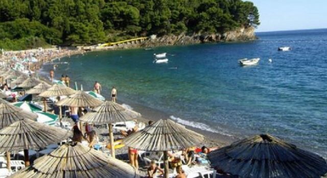 Për 8 muaj, afro 5 milionë turistë në Shqipëri Për 8 muaj, afro 5 milionë turistë në Shqipëri